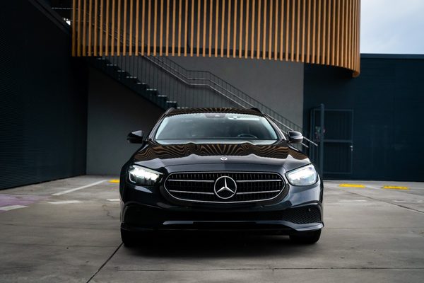 Mercedes E-Class - čelný pohľad