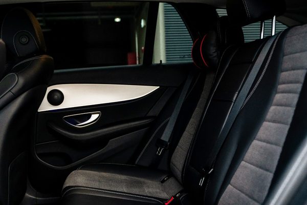 Zadné sedadlá Mercedes E-Class